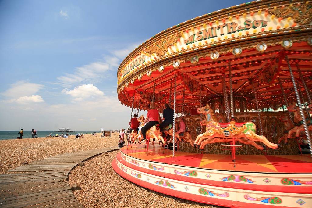 Carrossel na praia de Brighton (foto: LASZLO ILYES/Flickr/creative commons)