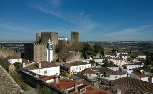 O Castelo de Óbidos, onde funciona uma pousada, vista de cima da muralha (foto: Renata Hirota)