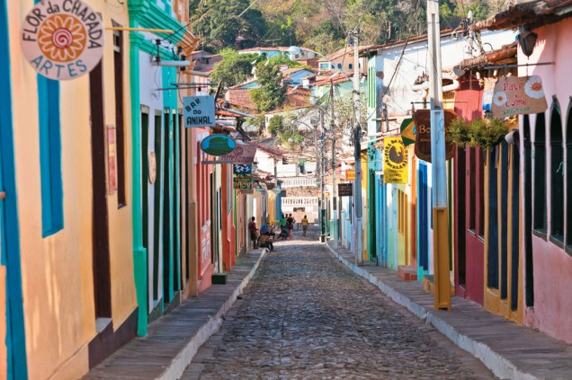 Rua de Lençóis, cidade mais charmosa ao redor da Chapada, com muitos restaurantes e pousadas