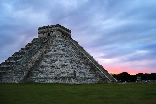 A partir de Cancún, dedique um dia completo para conhecer o complexo arqueológico de Chichen Itzá A partir de Cancún, dedique um dia completo para conhecer o complexo arqueológico de Chichen Itzá