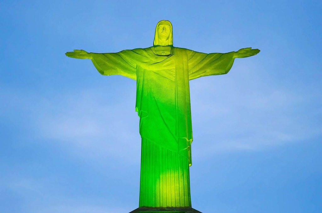 Cristo Redentor Rio de Janeiro Copa do Mundo 2014 verde e amarelo bandeira Brasil