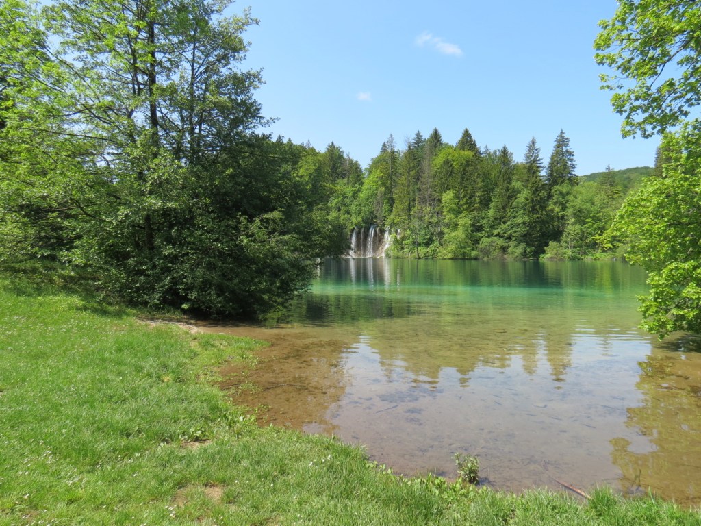 Parque Nacional dos Lagos de Plitvice: dá pra fazer uma paradinha de algumas horas no caminho de Zagreb a Zadar. Prepare-se para a muvuca absurda durante o verão.