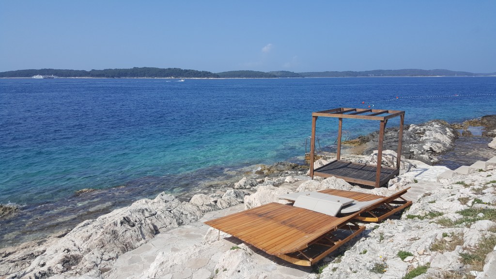 Isso pode ser considerado praia na Croácia....