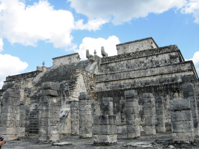 Templo dos Guerreiros e suas colunas, em Chichén Itzá