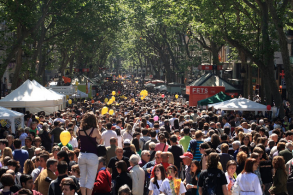 Documentário polêmico debate (e detona) o turismo de massa em Barcelona