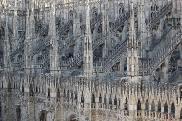 Detalhes dos arcobotantes do Duomo de Milão