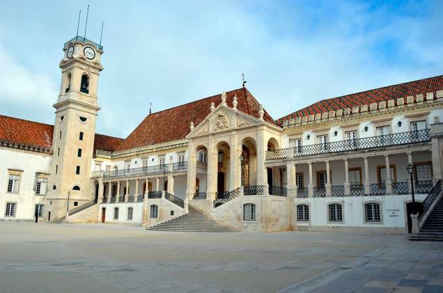 Universidade de Coimbra Universidade de Coimbra
