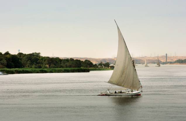 Os feluccas deixam o Nilo ainda mais charmoso com sua navegação suave