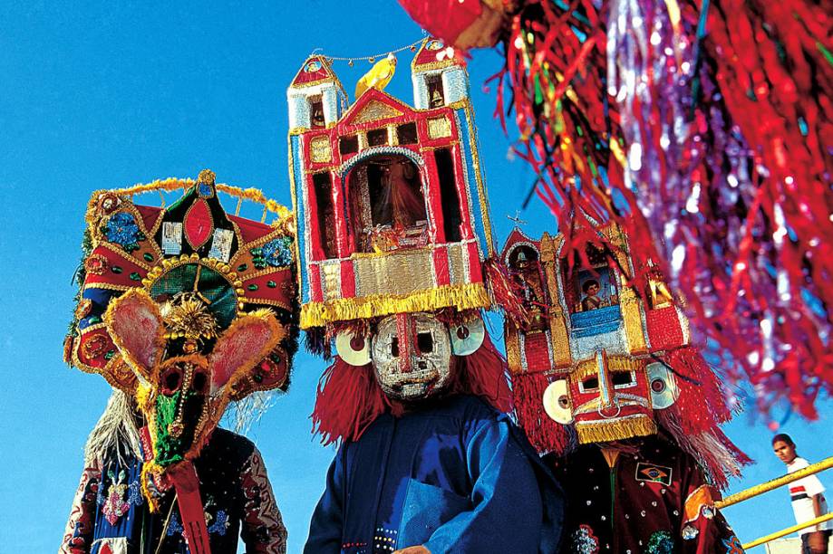 O mês de junho é o mês de <a href="http://viajeaqui.abril.com.br/estabelecimentos/br-ma-sao-luis-atracao-bumba-meu-boi" rel="Bumba Meu Boi" target="_blank">Bumba Meu Boi</a> no Maranhão. Na ultima metade do mês, centenas de grupos folclóricos de toda a parte do estado transformam as ruas da capital em palco a céu aberto