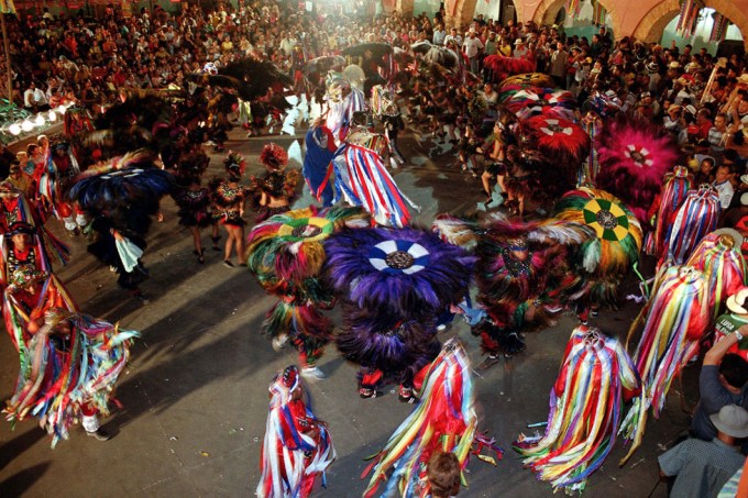 Caruaru realiza uma das maiores festas de São João do país, com quadrilhas, comida típica e bandas de pífano