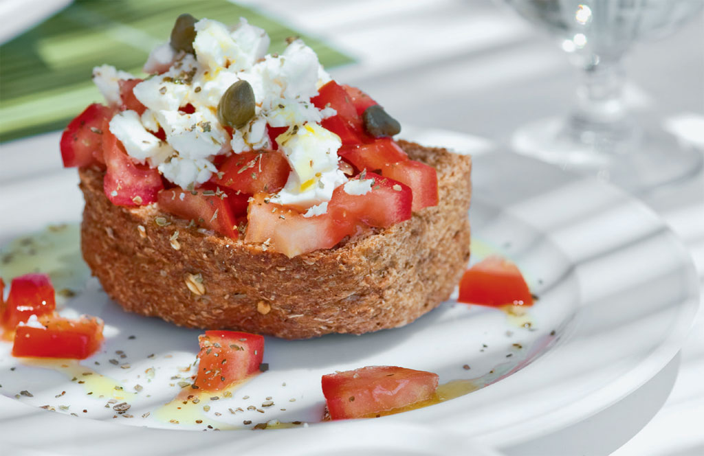 Bruschetta servida no San Marco, restaurante cinco-estrelas na ilha de Mikonos, na Grécia