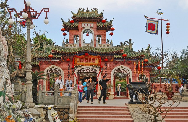 A herança chinesa é facilmente notável nos diversos templos espalhados pela cidade