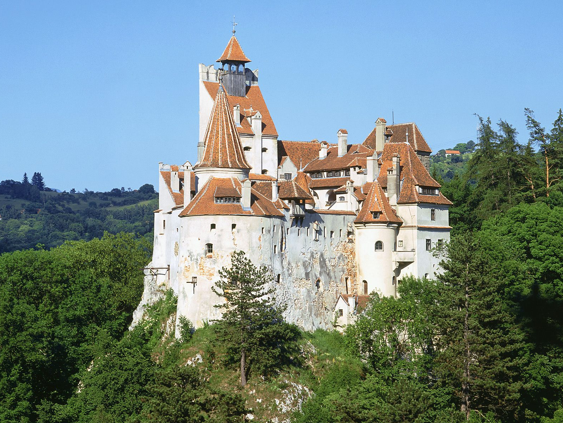 Os castelo de Bran visto do lado de fora