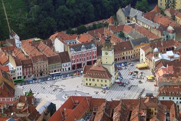 A praça central de Brasov: uma belezinha