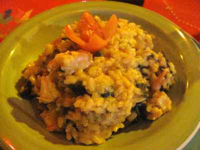 Especial Amazônia: arroz arbóreo cozido com caldo de tucupi, vinho branco, jambu e camarões frescos, no restaurante Chocolate