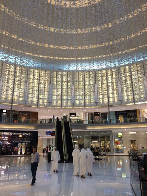 As mil e uma compras no Dubai Mall, o maior shopping do mundo
