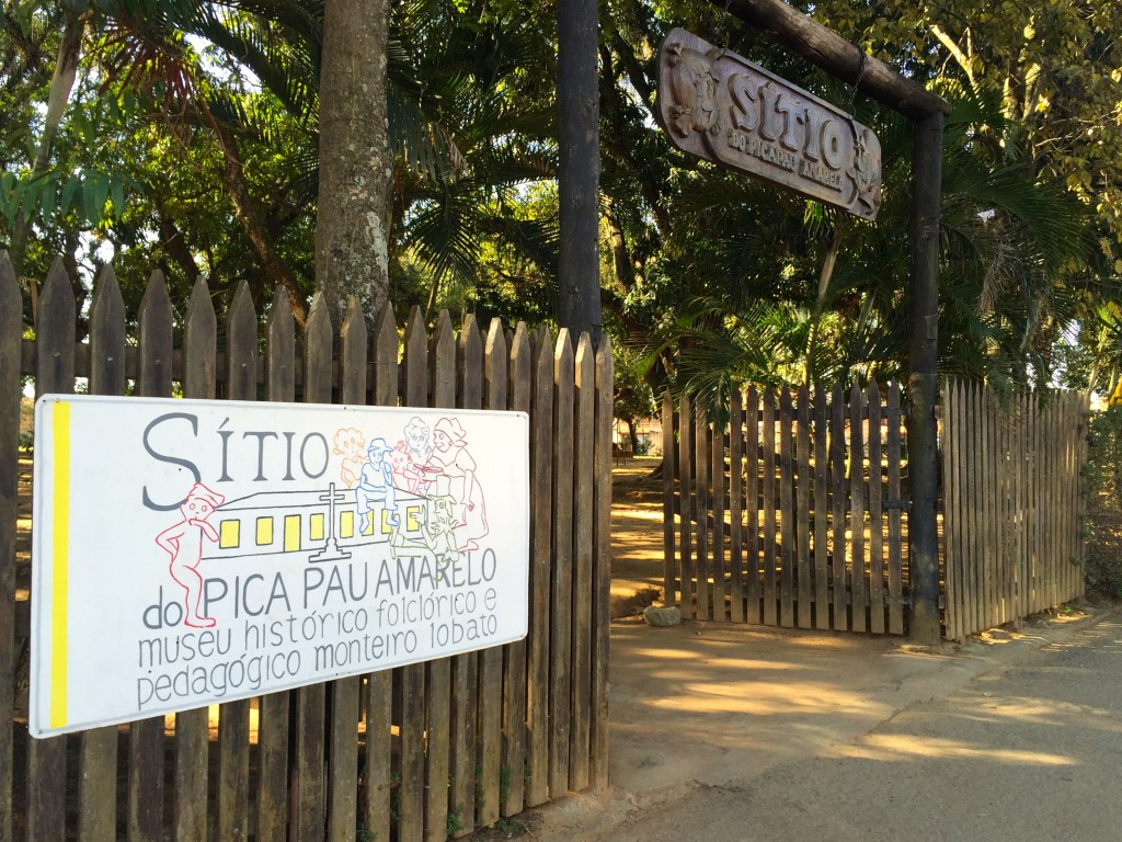 Entrada do Museu Histórico Folclórico e Pedagógico chamado Sítio do Pica Pau Amarelo