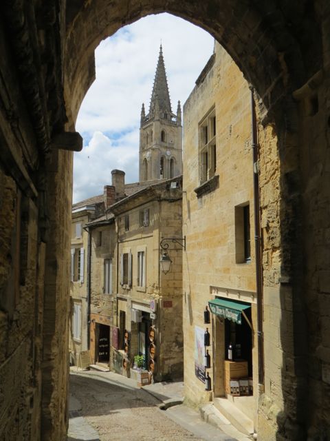 Sainte-Emilion: a meia hora de Bordeaux (ida e volta por € 18,50!)