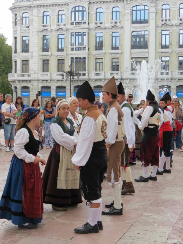 Dança típica asturiana, uma das muitas faces da Espanha