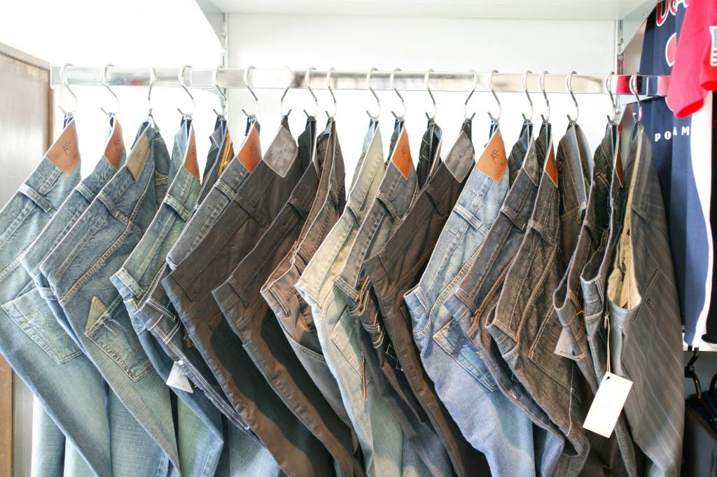 Jeans masculino Anni Futuri no outlet Mix Store no Morumbi, em São Paulo Jeans masculino Anni Futuri no outlet Mix Store no Morumbi, em São Paulo