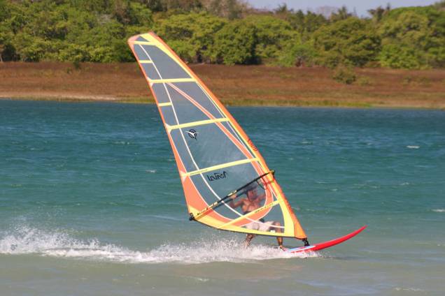 Os ventos fortíssimos foram os responsáveis por transformar o estado do Ceará na capital brasileira do kitesurfe