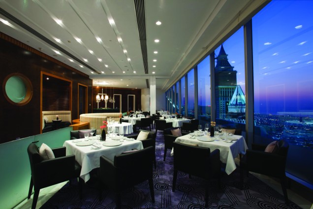 Restaurante Vus, Jumeirah Emirates Towers, <a href="https://viajeaqui.abril.com.br/cidades/emirados-arabes-unidos-dubai" rel="Dubai" target="_blank">Dubai</a>