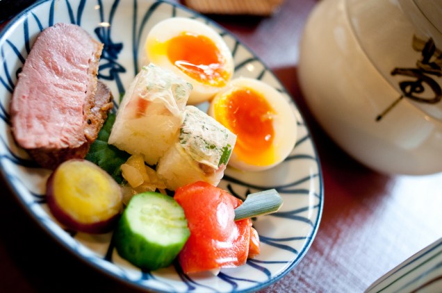 Até um simples brunch em Kyoto pode vir com os preceitos dos banquetes kaiseki