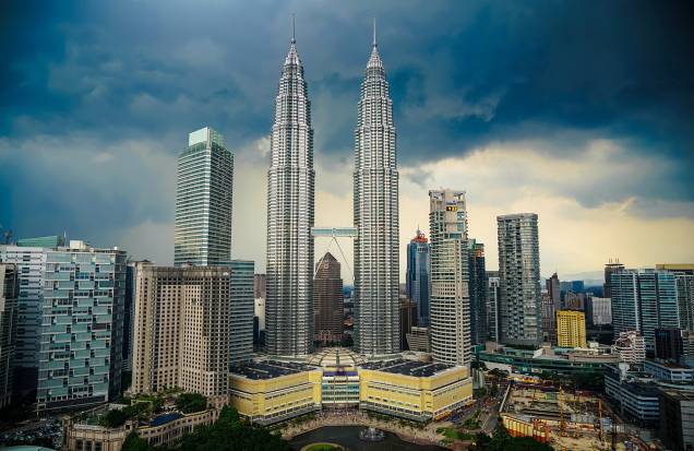 Skyline da cidade com as Petronas Towers Skyline da cidade com as Petronas Towers