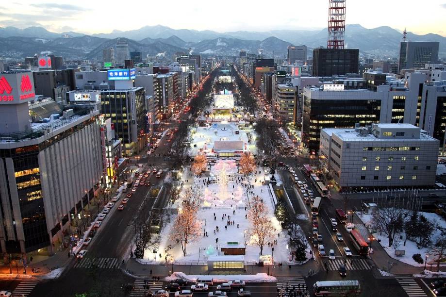 Sapporo foi sede dos Jogos Olímpicos de Inverno de 1972 e de algumas partidas da Copa do Mundo de 2002. A avenida Odori Koen é palco de seus principais eventos populares, como o Festival da Neve