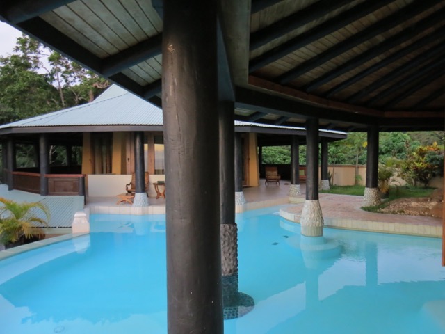 A piscina da mansão que pode ser alugada por US$ 1000 por dia