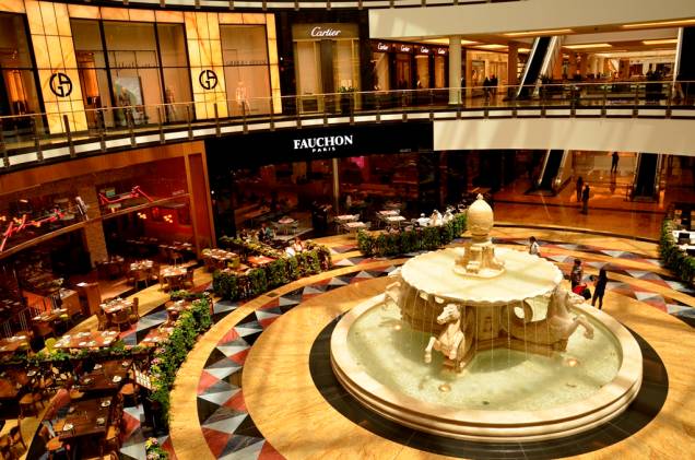Muito além de um centro de compras, o Mall of the Emirates é um verdadeiro complexo gastronômico e de lazer