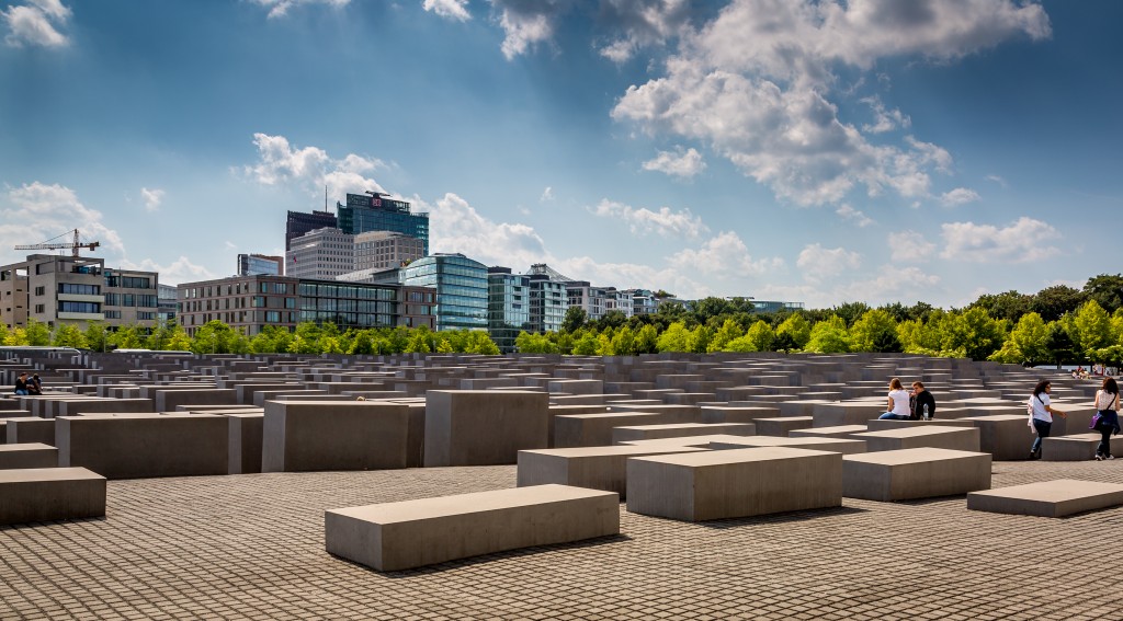 O Memorial do Holocausto, também conhecido como Memorial aos Judeus Mortos da Europa, projetado pelo arquiteto Peter Eisenman (foto: Jonathan)