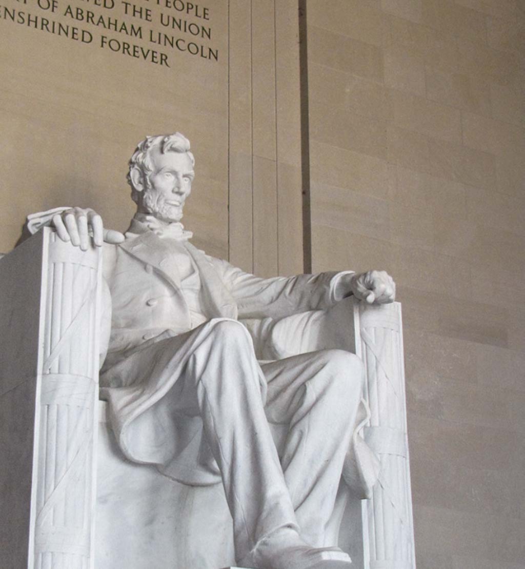 A estátua de 5,80 metros do Memorial Lincoln impressiona tanto quanto a interpretação de Daniel Day-Lewis no filme
