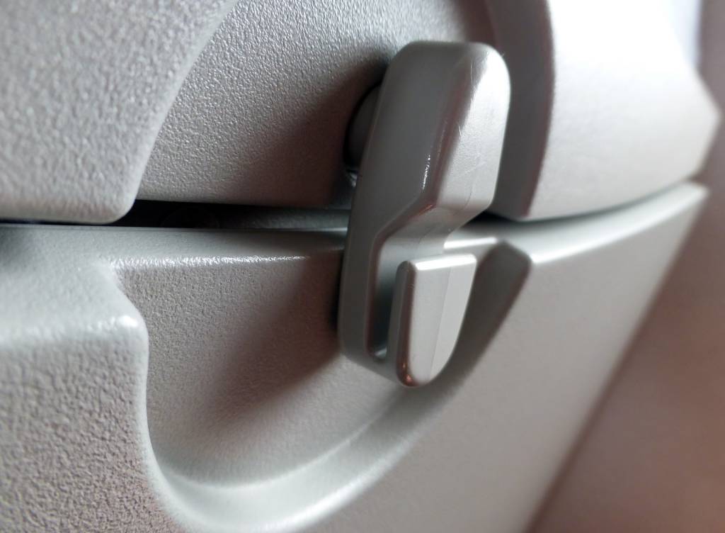 Depois dessa, todo mundo vai levar mais a sério o aviso de fechar as mesas e verificar de que estão travadas (foto: Counselling/Pixabay )