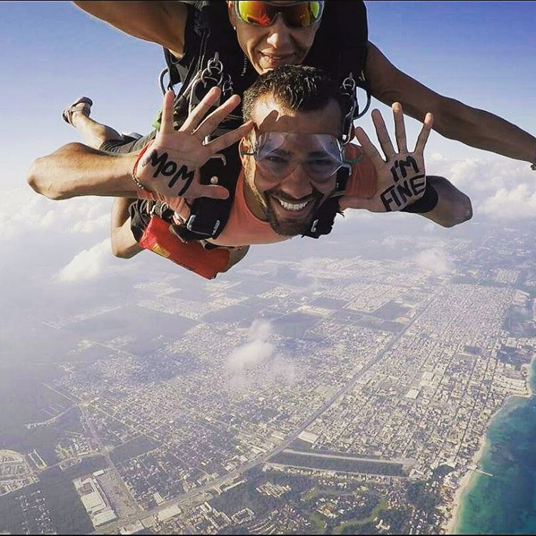 Saltando de paraquedas no México. (Foto: Reprodução/ Instagram)