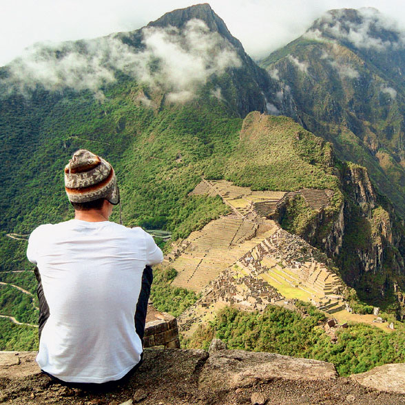 BEM NA FOTO: Montanha Huyana Picchu, em Machu Picchu