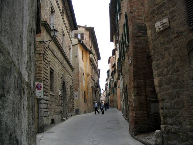 Montepulciano ainda mantém suas estreitas ruas medievais