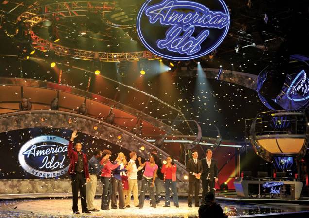 Apresentação no American Idol Experience, no Disneys Hollywood Studios. A Atração oferece a chance de assistir, apresentar-se e até votar nos cantores preferidos
