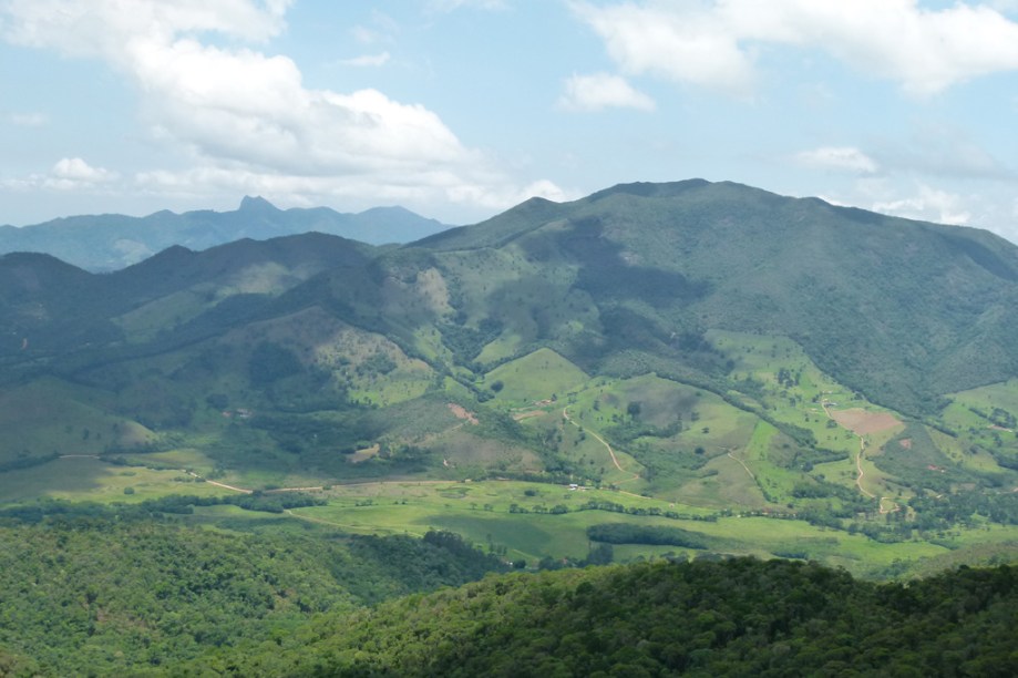 Vista de Mauá a partir do Mirante Zé Manuela, a 1800 metros de altura