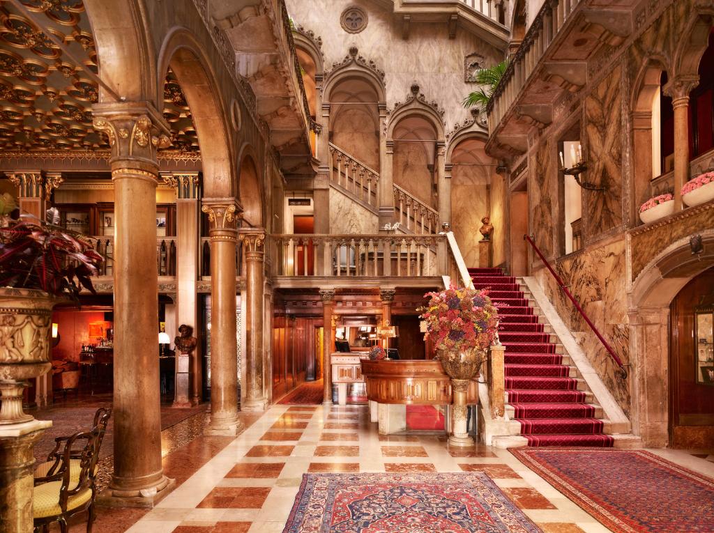 O estonteante lobby do Hotel Danieli, em Veneza