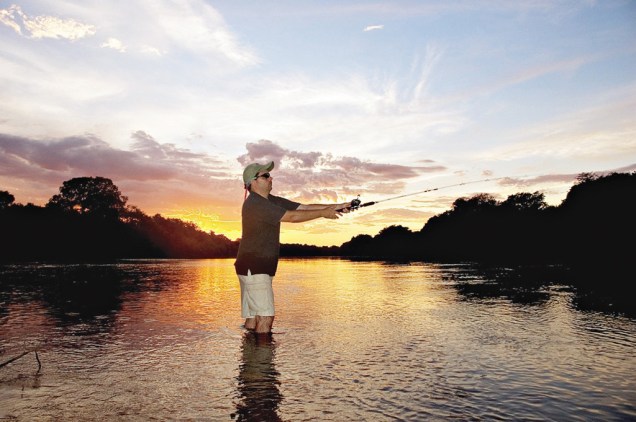 O Pantanal é um dos principais destinos para pesca. Além de hotéis exclusivos para a atividade, existem barcos-hotéis que navegam até uma semana atrás dos melhores pontos O Pantanal é um dos principais destinos para pesca. Além de hotéis exclusivos para a atividade, existem barcos-hotéis que navegam até uma semana atrás dos melhores pontos