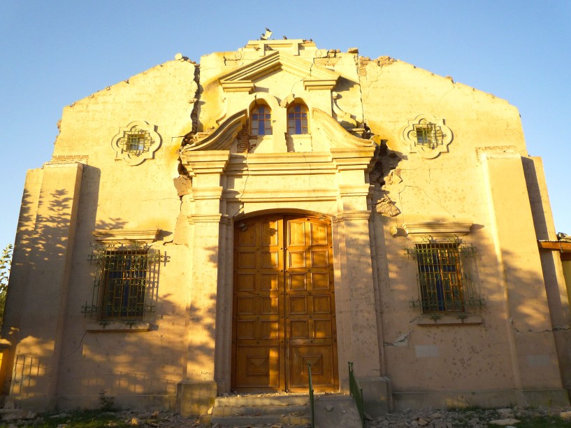 A pequena comuna de Peralillo, localizada na região do Valle de Colchagua, guarda a antiga Paróquia de São Francisco Xavier