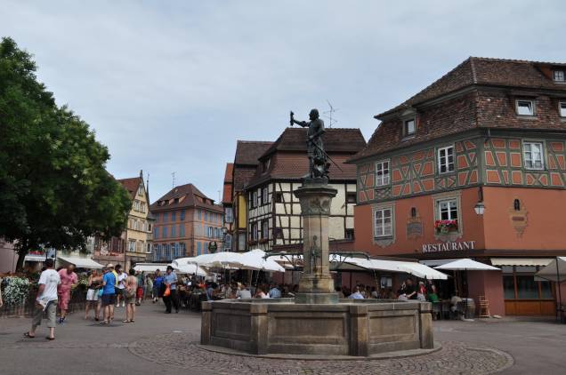 O Centro Histórico de Colmar, ou simplesmente Old Town, está entre as grandes atrações da cidade. Suas construções bem preservadas revelam seus mais de mil anos de história O Centro Histórico de Colmar, ou simplesmente Old Town, está entre as grandes atrações da cidade. Suas construções bem preservadas revelam seus mais de mil anos de história
