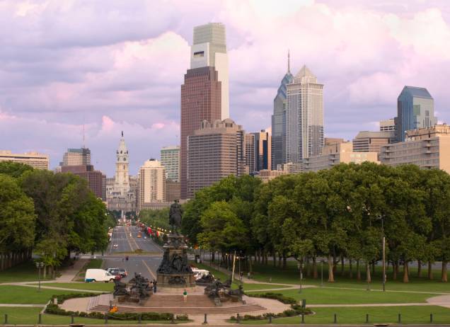 A <a href="https://viajeaqui.abril.com.br/cidades/estados-unidos-filadelfia" rel="Filadélfia" target="_blank">Filadélfia</a> é conhecida como “cidade do amor fraterno” e foi lá que, em 1776, foi assinada a declaração de independência dos Estados Unidos. A primeira e única constituição do país também foi criada lá, fazendo do município, o berço dos EUA A <a href="https://viajeaqui.abril.com.br/cidades/estados-unidos-filadelfia" rel="Filadélfia" target="_blank">Filadélfia</a> é conhecida como “cidade do amor fraterno” e foi lá que, em 1776, foi assinada a declaração de independência dos Estados Unidos. A primeira e única constituição do país também foi criada lá, fazendo do município, o berço dos EUA