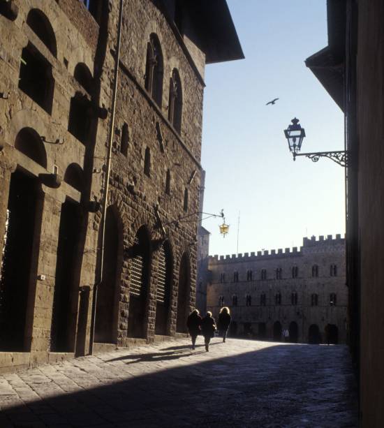 Piazza dei Priori, localizada em Volterra, Itália