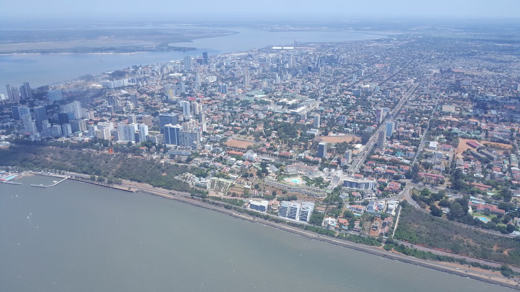 Maputo do alto: uma ilha de prosperidade...