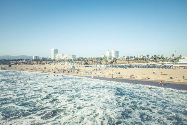 Santa Monica é muito procurada por jovens durante o verão, por ser um point moderninho e sustentável Santa Monica é muito procurada por jovens durante o verão, por ser um point moderninho e sustentável