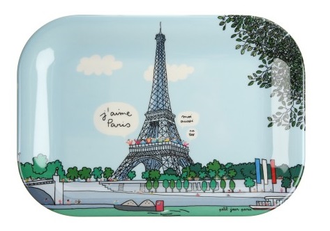 O prato PETIT JOUR X SOLEDAD BRAVI com ilustra da Torre Eiffel custa €7 na Colette