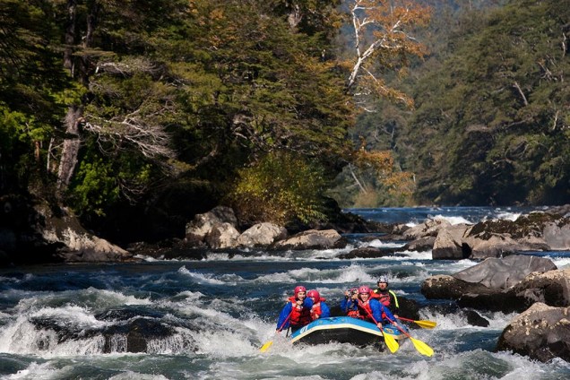 Rafting no rio Trancura, na região de Pucón e Villarrica