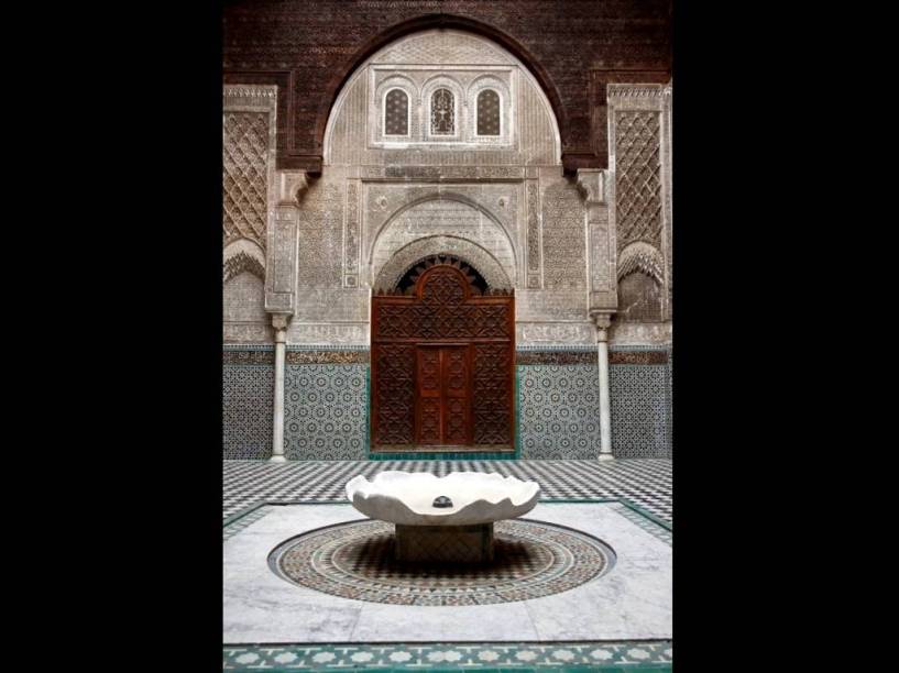 <strong>Madrasa Al-Attarin, Fez, Marrocos</strong>    As madrasas eram espaços dedicados para o ensino e o estudo do Corão. A de Al-Attarin, em Fez, também era uma espécide oásis. Seu pátio ricamente ornamentado com grafismos e caligrafia, silencioso e fresco, era um local de contemplação e divulgação de ideias